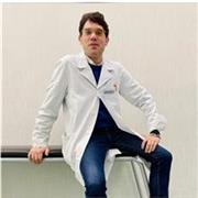 Specializzando in scienza dell’alimentazione impartisce lezioni di biologia, scienza degli alimenti